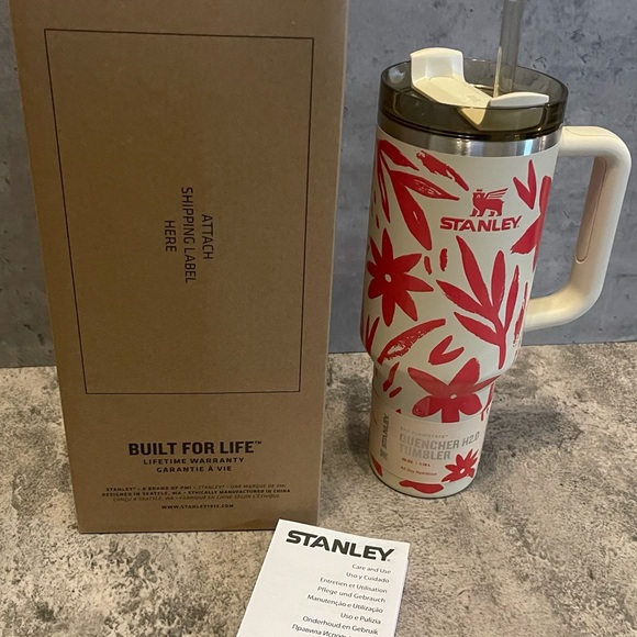 Stanley Floral Red and White Tumbler - Picture 5 of 7